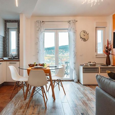 Apartamento San Giusto Elegante Bilocale Con Balcone E Vista Trieste Exterior foto