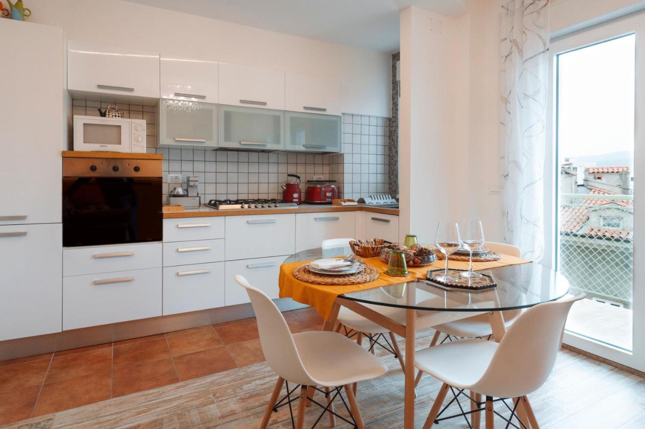 Apartamento San Giusto Elegante Bilocale Con Balcone E Vista Trieste Exterior foto