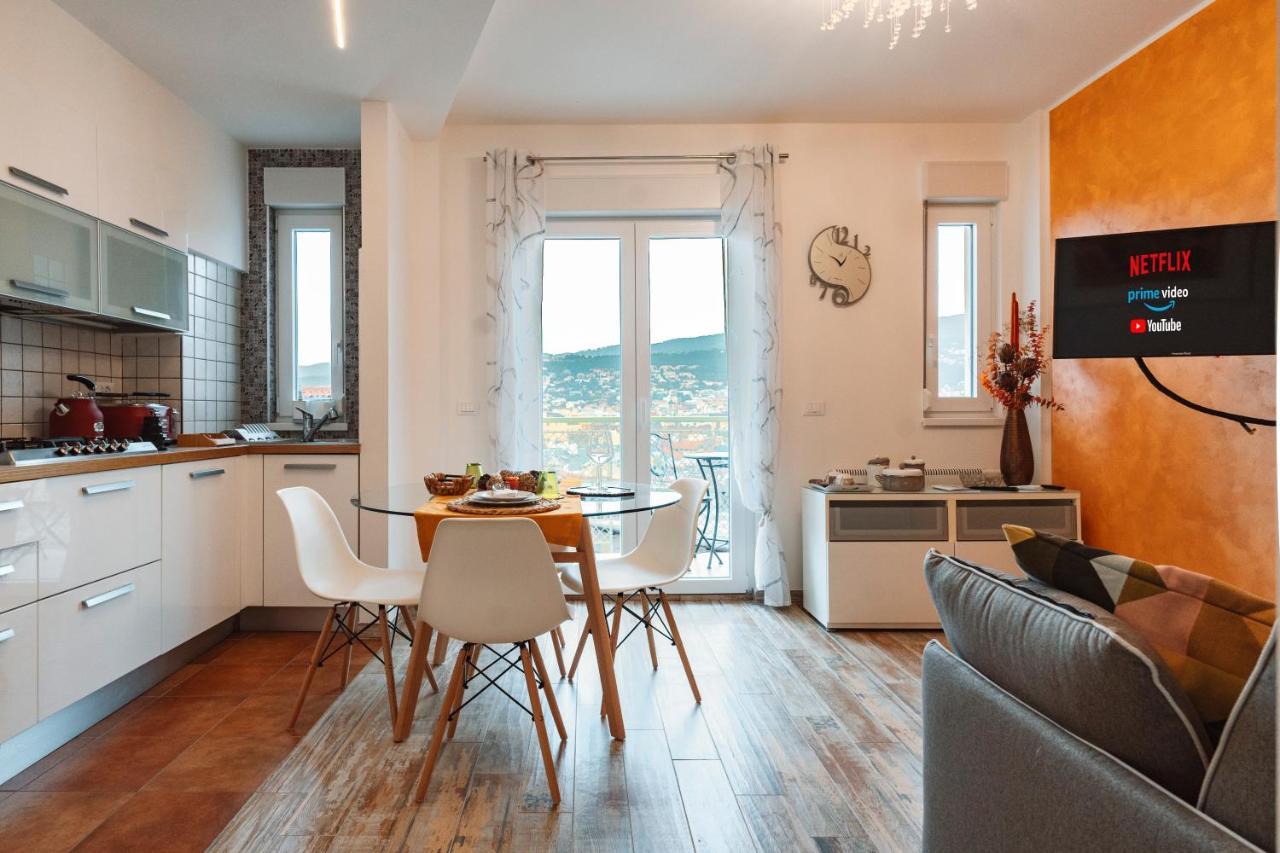 Apartamento San Giusto Elegante Bilocale Con Balcone E Vista Trieste Exterior foto